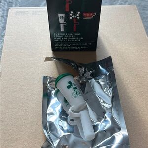 Starbucks Green and White Straw Topper